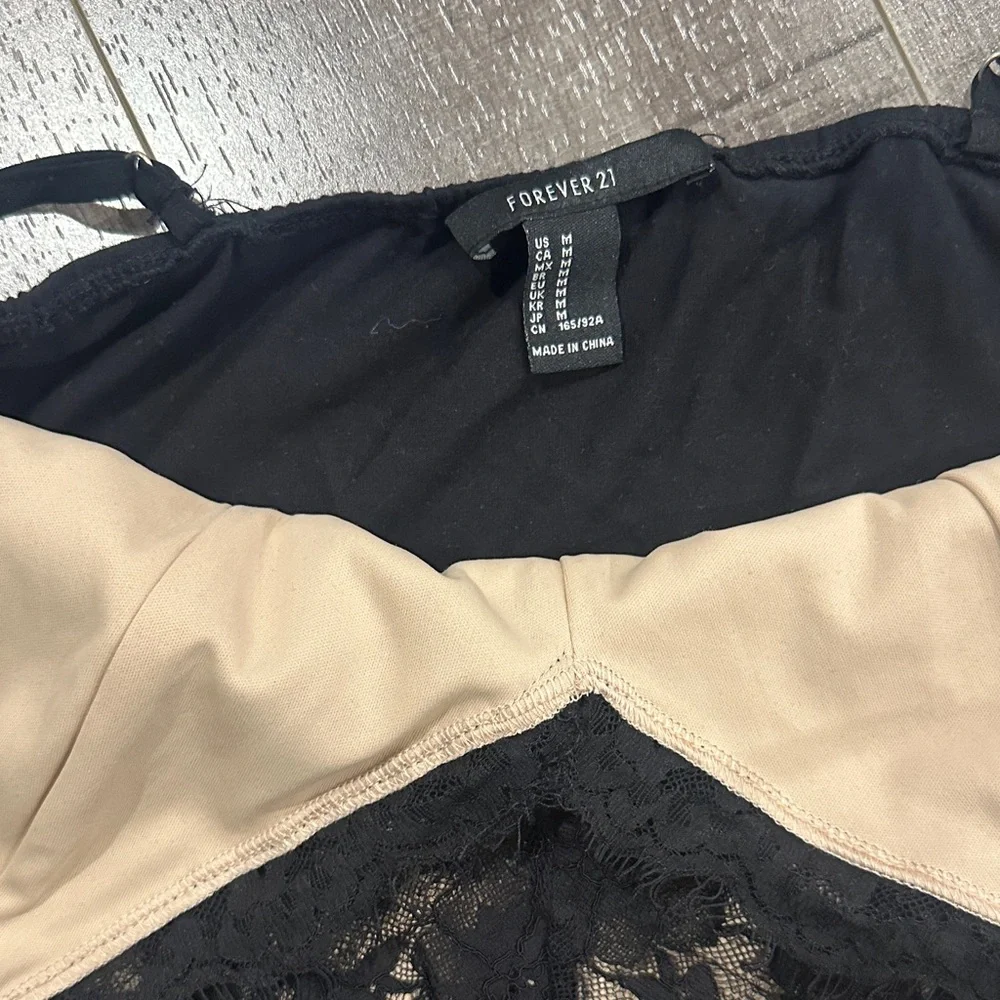 NWOT Forever 21 Black Lace Bodysuit - Picture 2 of 3